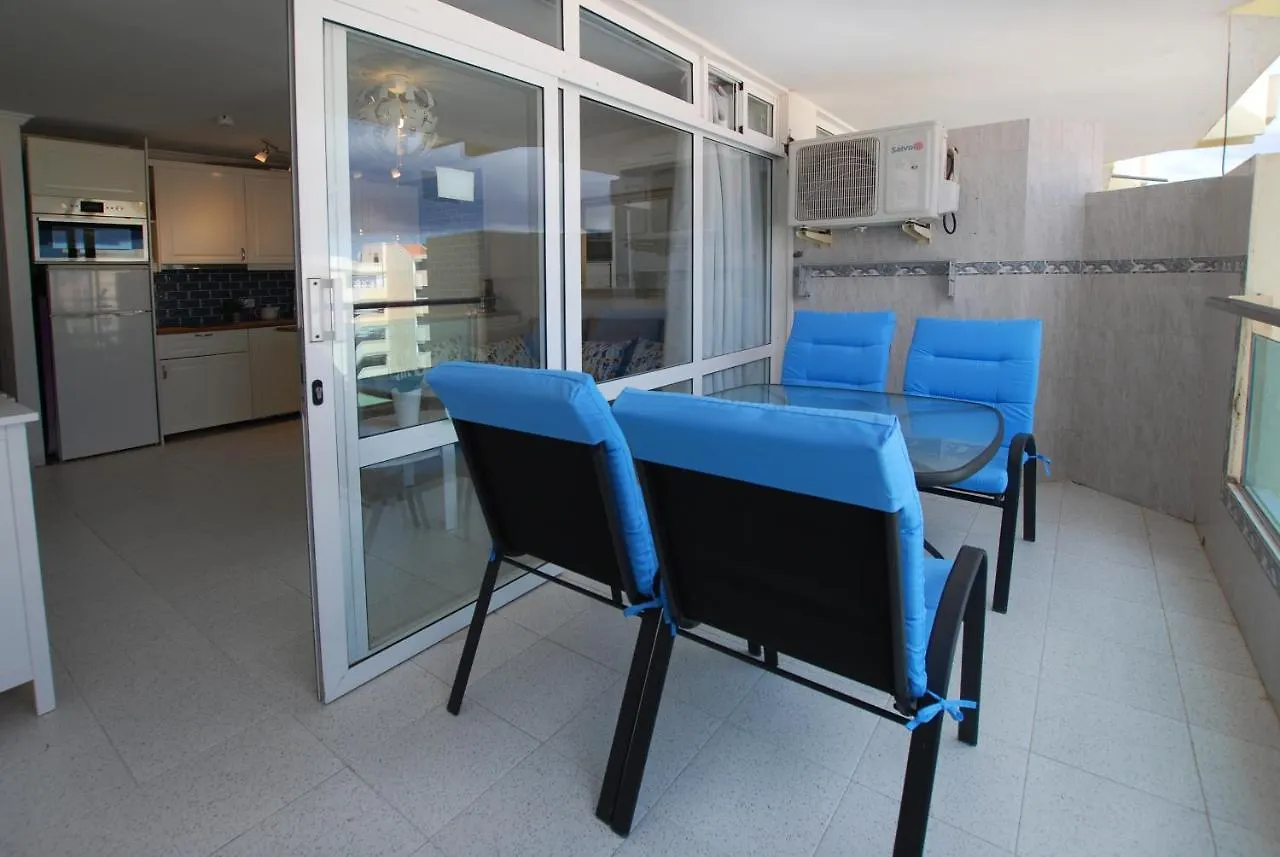 Central Apartment Overlooking Yumbo Centre With Heated Pool 마스팔로마스 스페인
