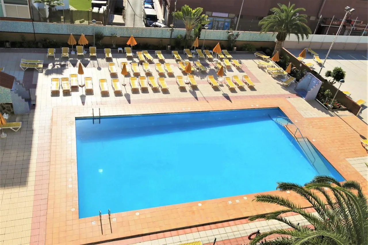 Central Apartment Overlooking Yumbo Centre With Heated Pool 마스팔로마스